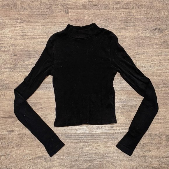 H&M Tops - Black Mock-neck Crop Top